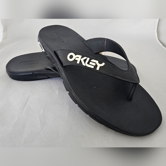 Oakley Men's B1B Flip Flop Water Repellent Contoured Footbed Size 11 in Black - Picture 5 of 5